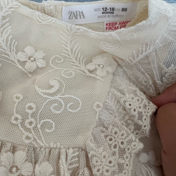 Zara lace toddler dress - Picture 2 of 3